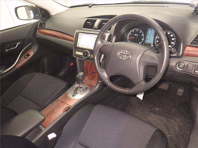 TOYOTA PREMIO