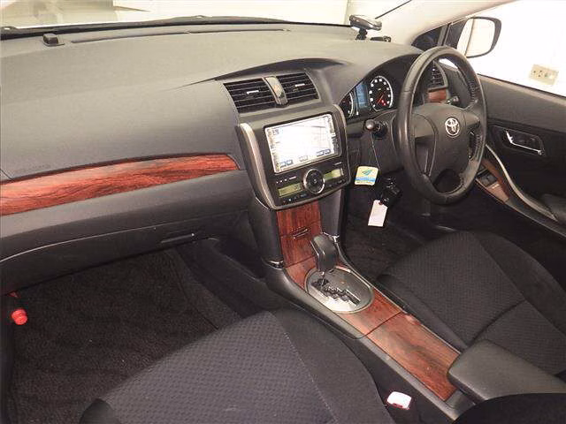 TOYOTA PREMIO