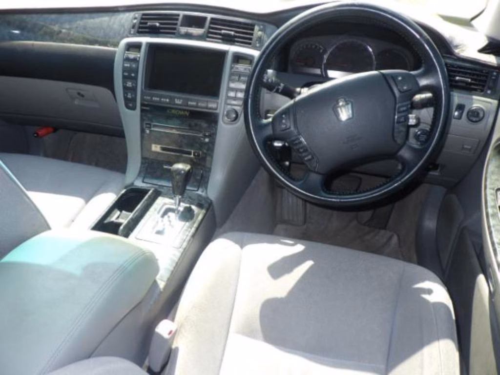 TOYOTA CROWN