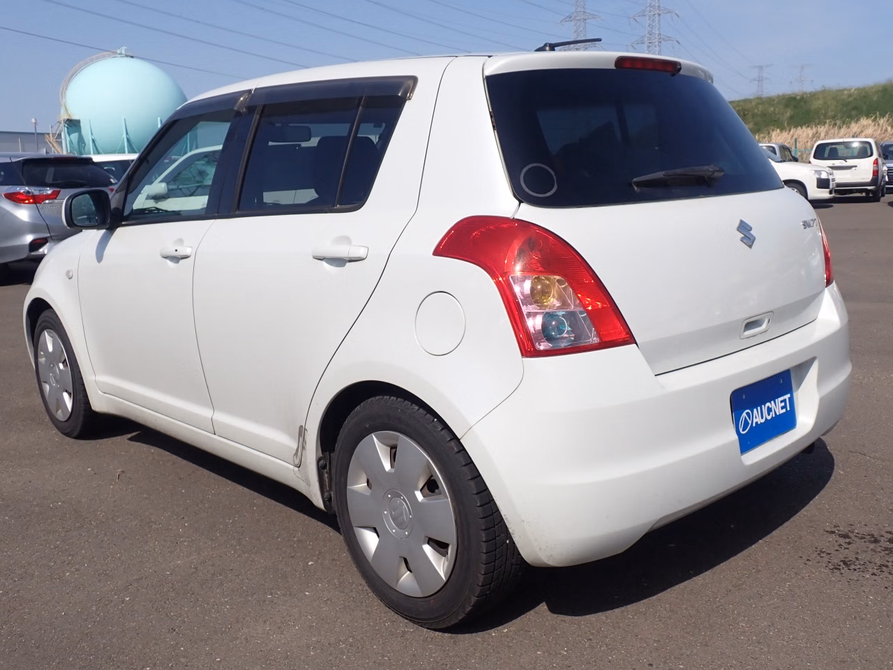 SUZUKI SWIFT