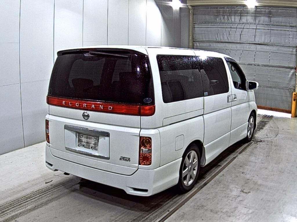 NISSAN ELGRAND