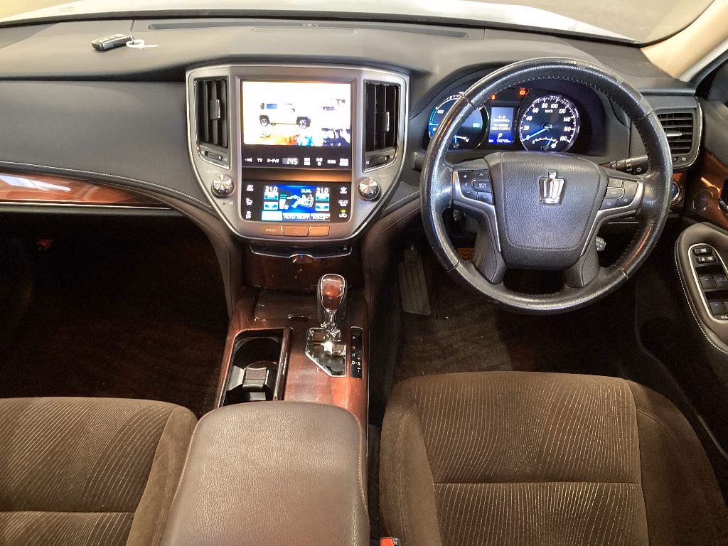 TOYOTA CROWN