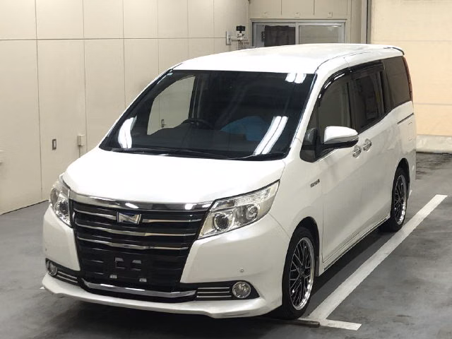 TOYOTA NOAH