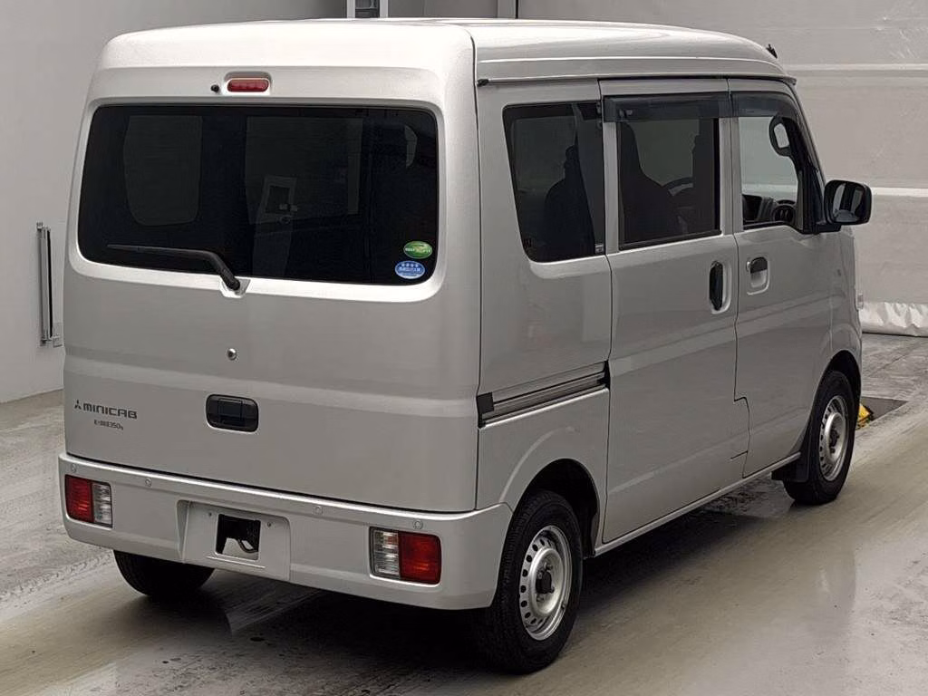 MITSUBISHI MINICAB