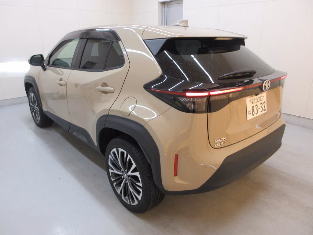 TOYOTA YARIS CROSS
