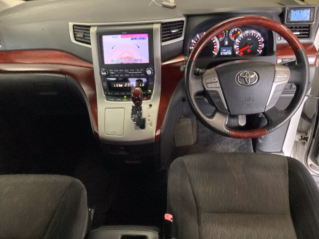 TOYOTA ALPHARD