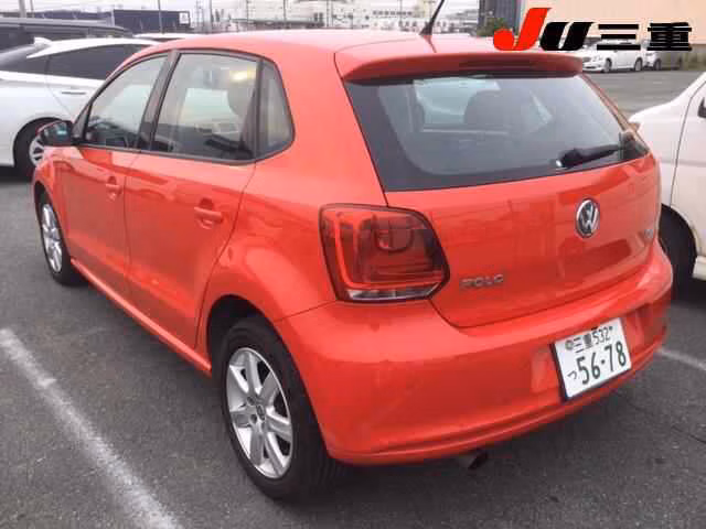 VOLKSWAGEN POLO