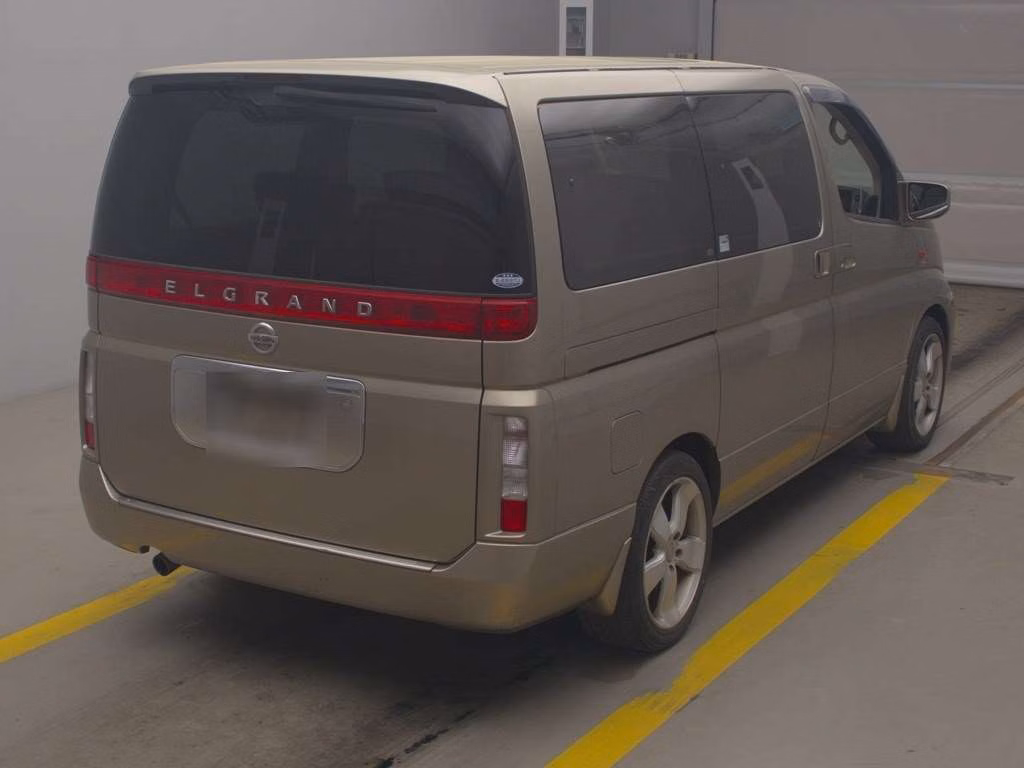 NISSAN ELGRAND