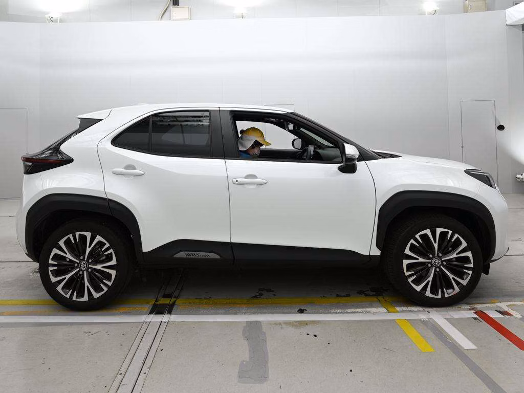 TOYOTA YARIS CROSS