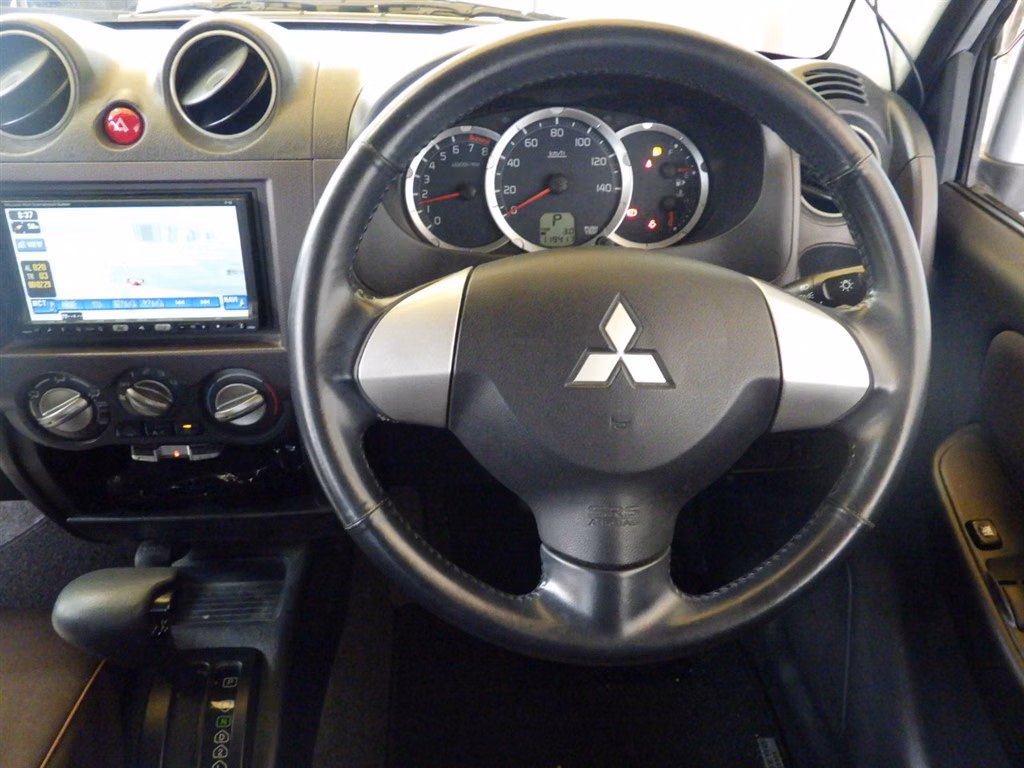 MITSUBISHI PAJERO MINI