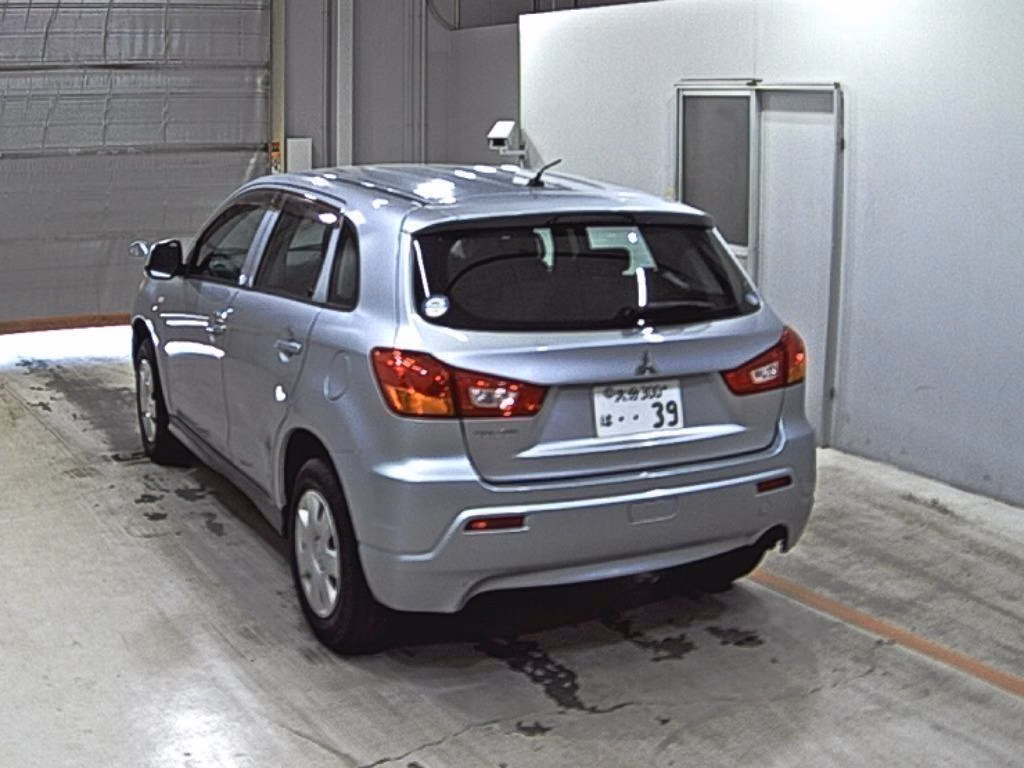 MITSUBISHI RVR