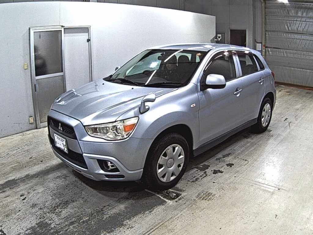 MITSUBISHI RVR
