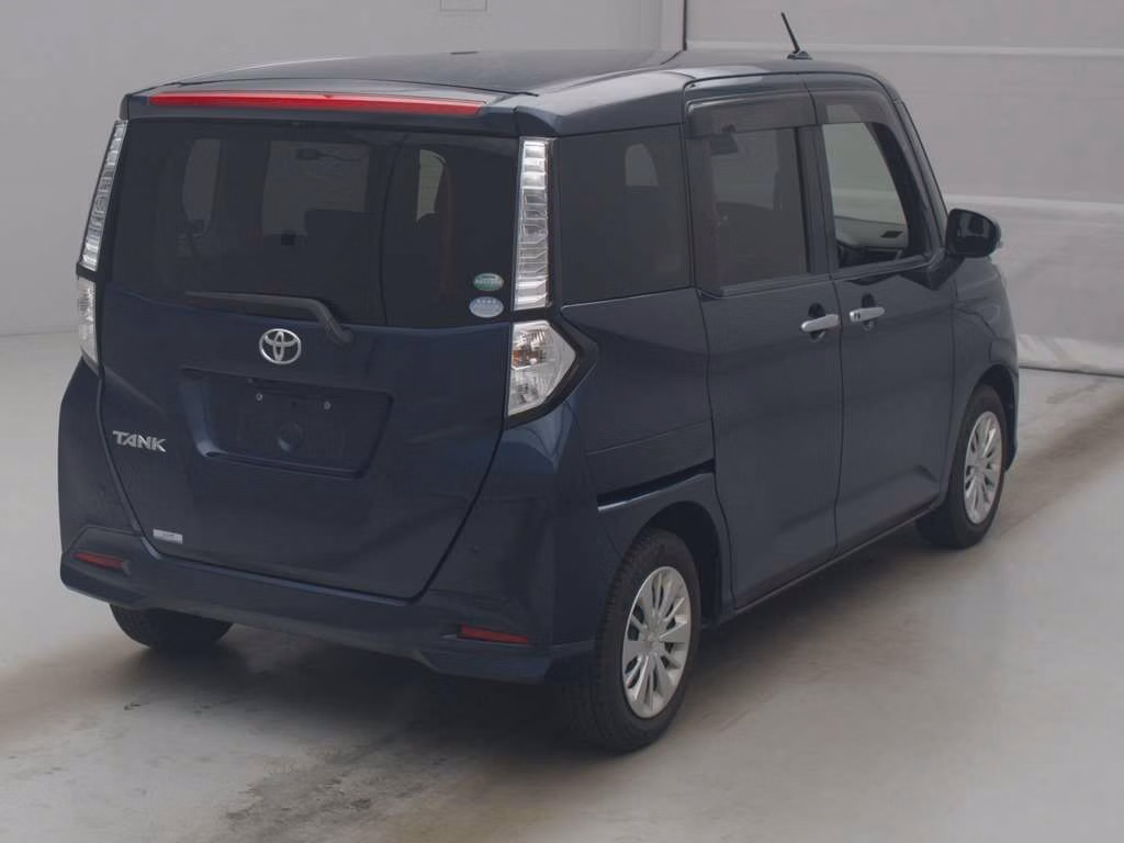 TOYOTA TANK