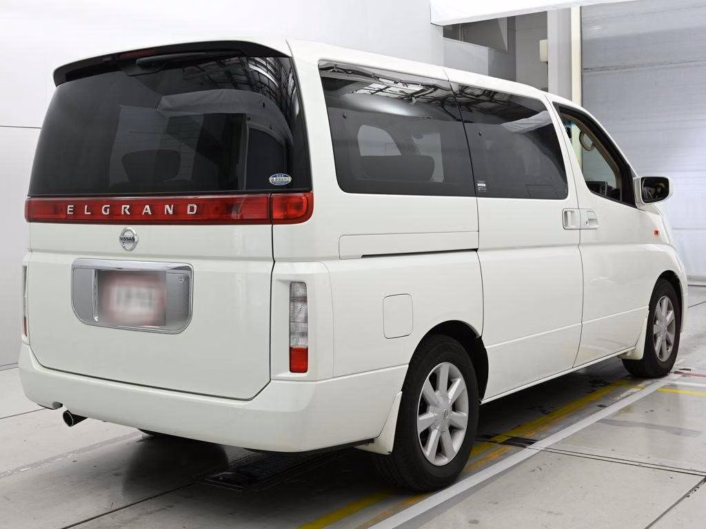 NISSAN ELGRAND