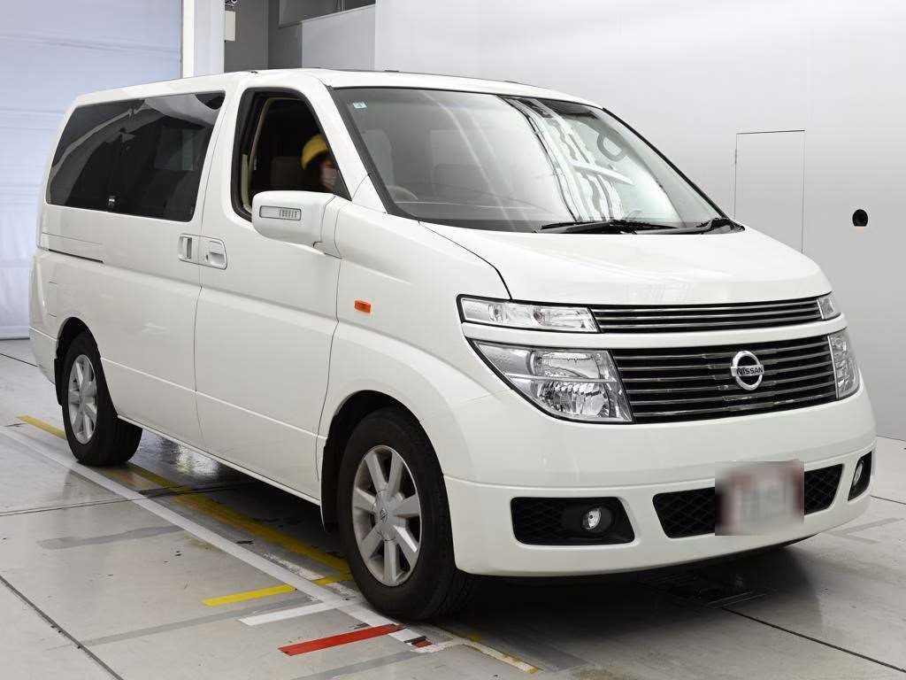 NISSAN ELGRAND