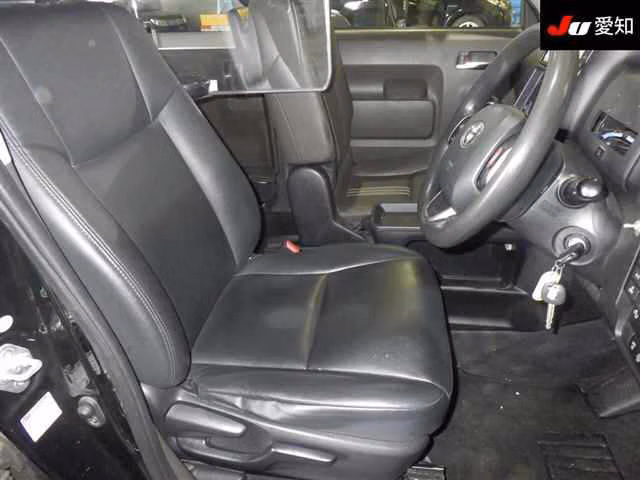 TOYOTA JPN TAXI