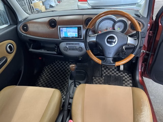 DAIHATSU MIRA GINO