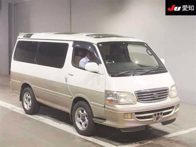 TOYOTA HIACE