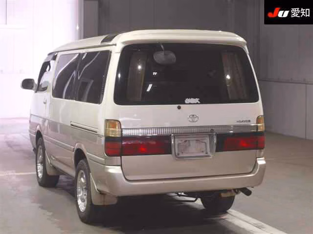 TOYOTA HIACE