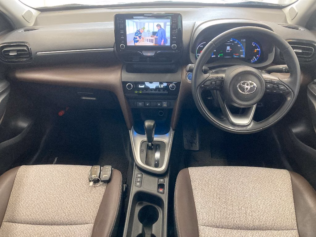TOYOTA YARIS CROSS