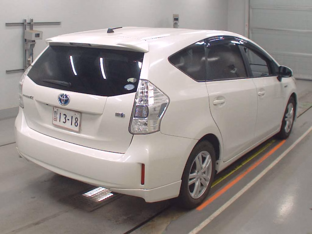 TOYOTA PRIUS ALPHA