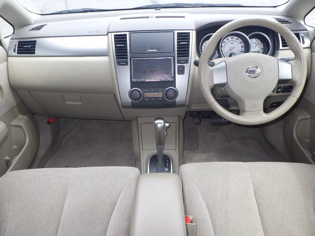 NISSAN TIIDA LATIO
