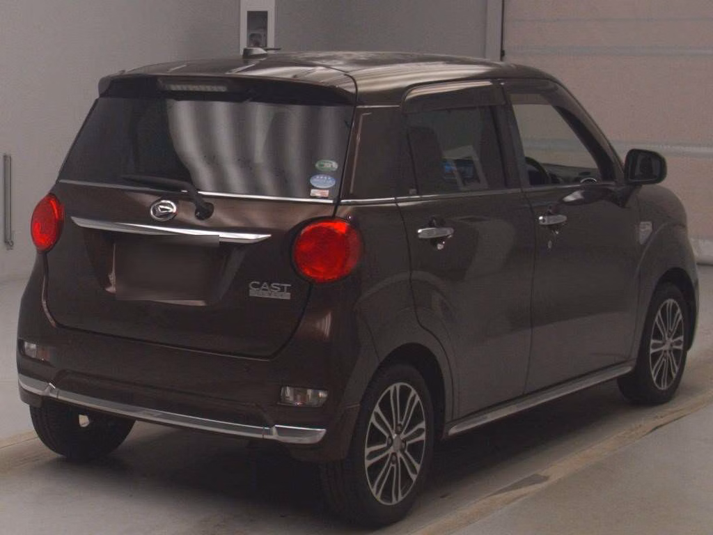DAIHATSU CAST