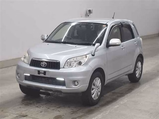 TOYOTA RUSH