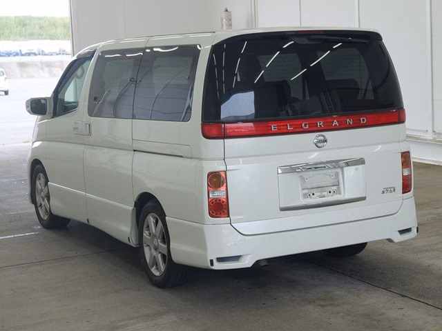 NISSAN ELGRAND