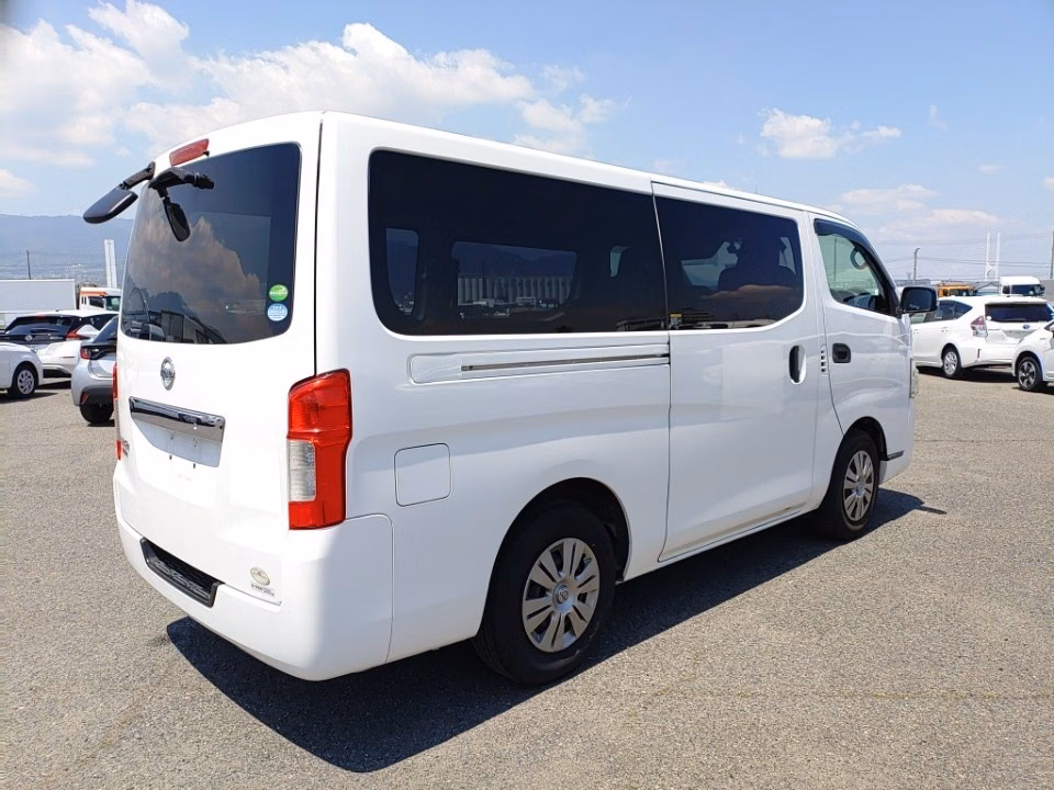 NISSAN NV350 CARAVAN