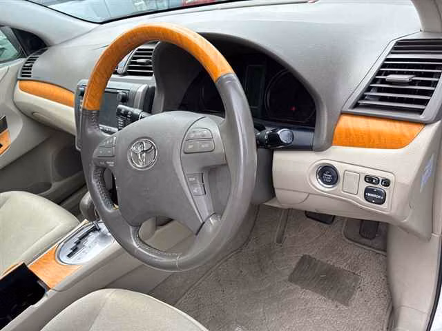 TOYOTA PREMIO