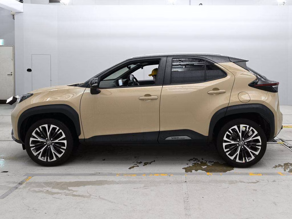 TOYOTA YARIS CROSS