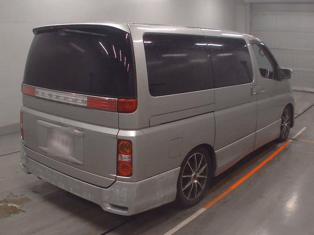 NISSAN ELGRAND