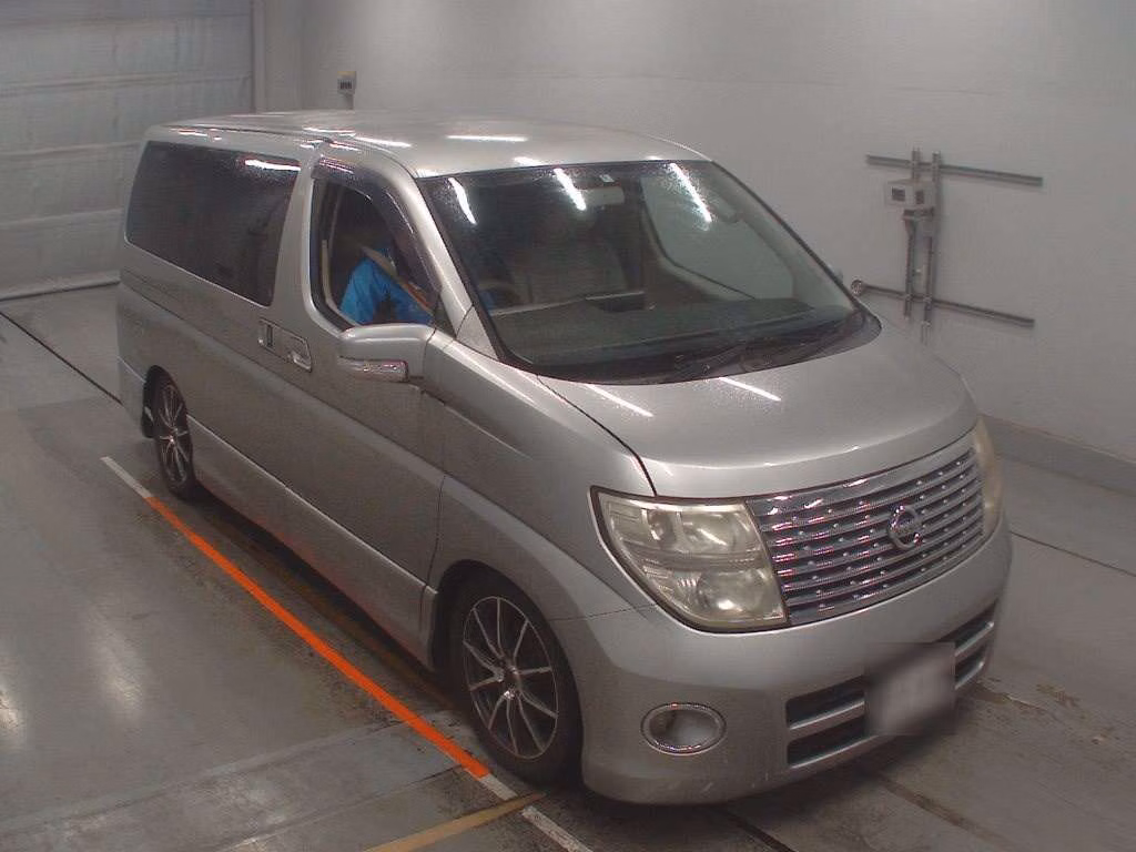 NISSAN ELGRAND