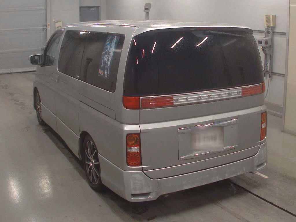 NISSAN ELGRAND