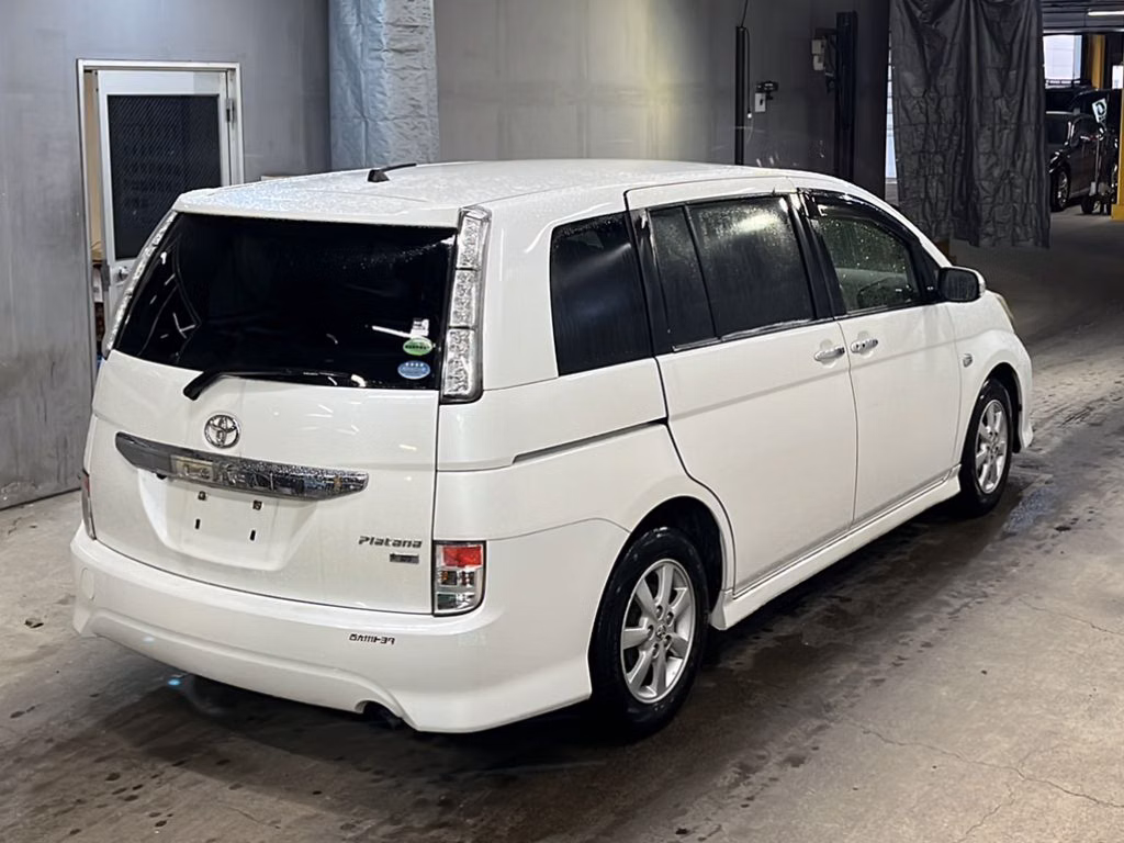 TOYOTA ISIS
