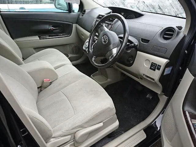 TOYOTA PASSO SETTE