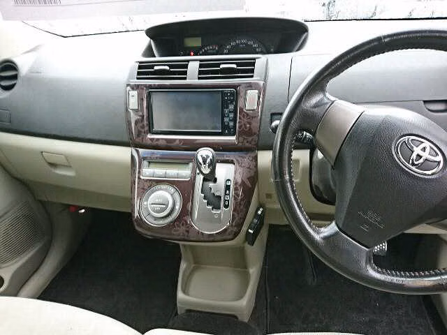 TOYOTA PASSO SETTE