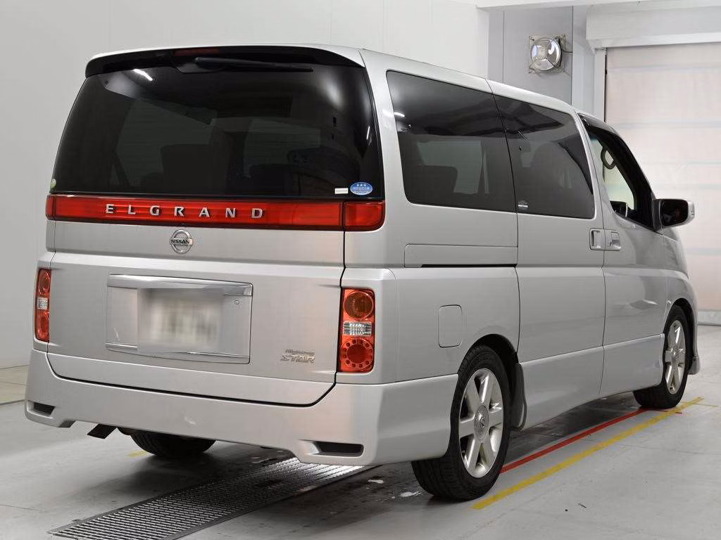 NISSAN ELGRAND