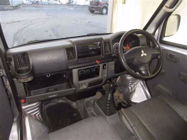 MITSUBISHI MINICAB