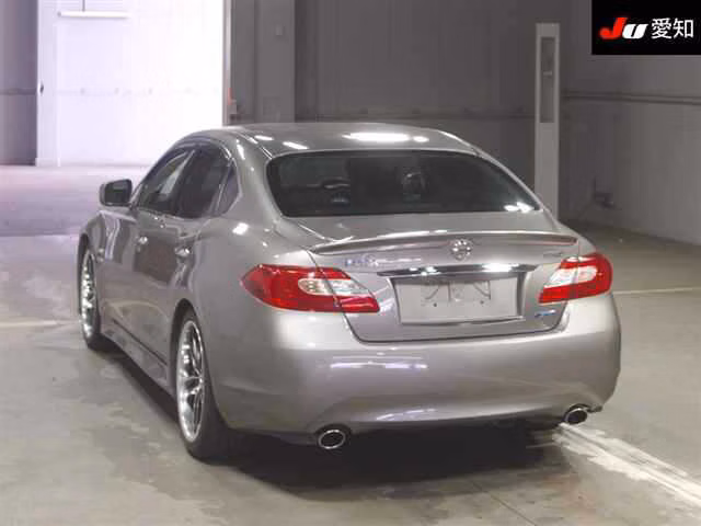 NISSAN FUGA
