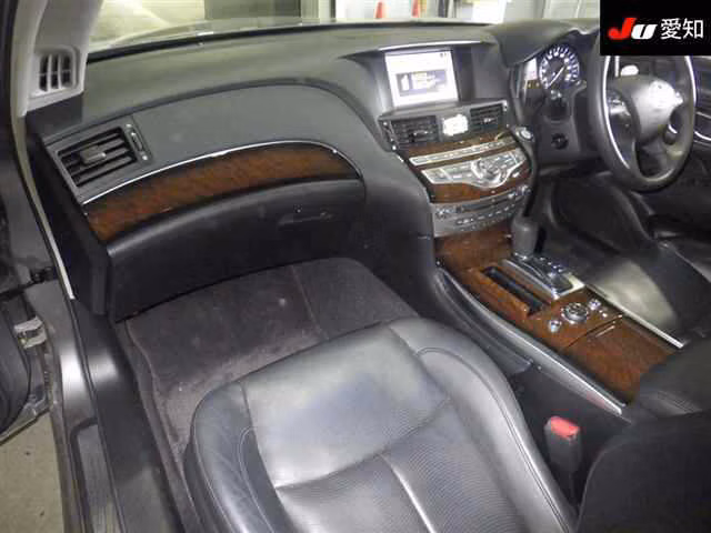 NISSAN FUGA