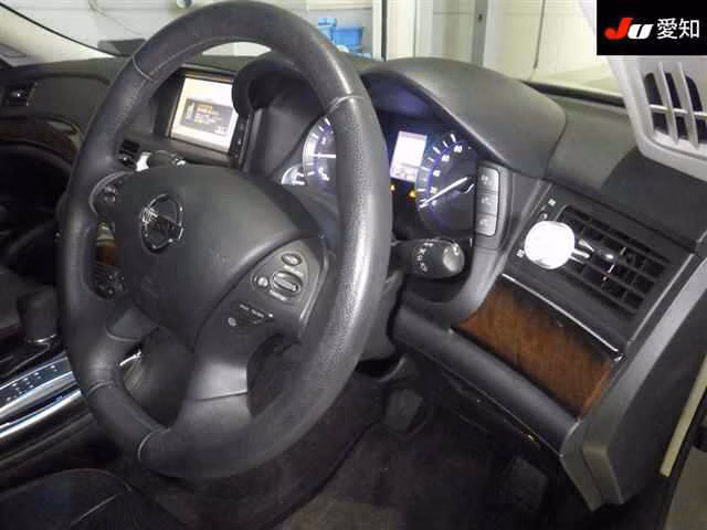 NISSAN FUGA