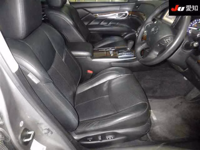 NISSAN FUGA