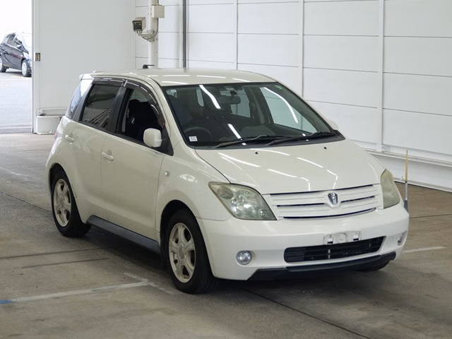 TOYOTA IST