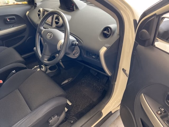 TOYOTA IST
