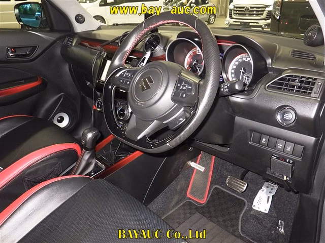 SUZUKI SWIFT