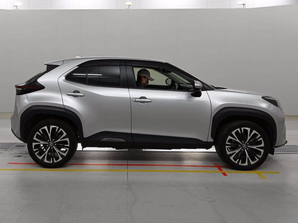 TOYOTA YARIS CROSS