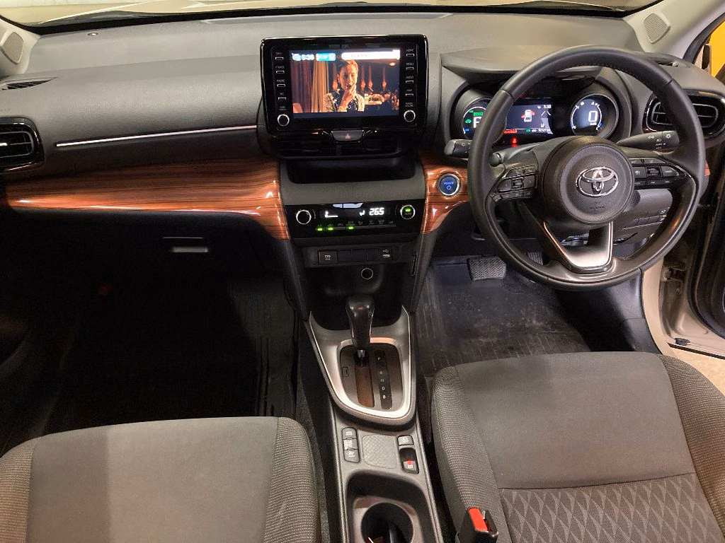 TOYOTA YARIS CROSS