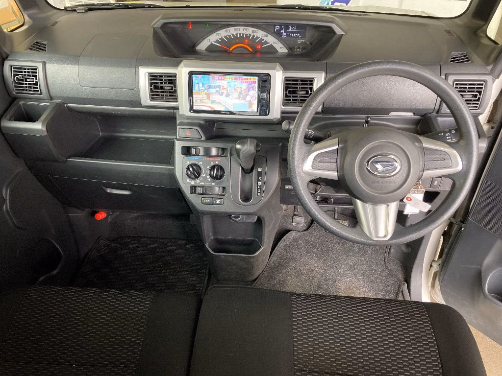 DAIHATSU WAKE